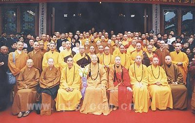 星云大师一行参访七塔禅寺