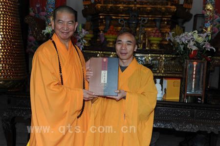 台湾中国佛教会副理事长明光大和尚一行参访七塔禅寺