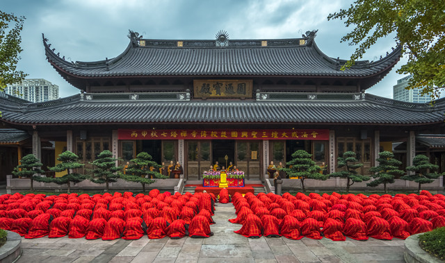七塔禅寺传授护国兴圣三坛大戒法会举行三坛正授菩萨戒仪式