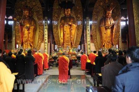 七塔禅寺隆重举行纪念佛陀成道拜忏法会
