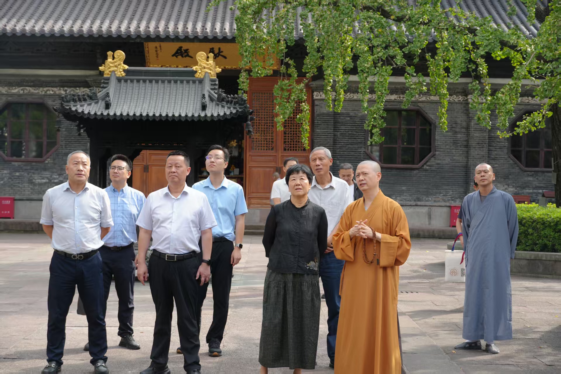 省十四届人大教科文卫委副主任委员钱晓芳一行调研七塔禅寺文保工作